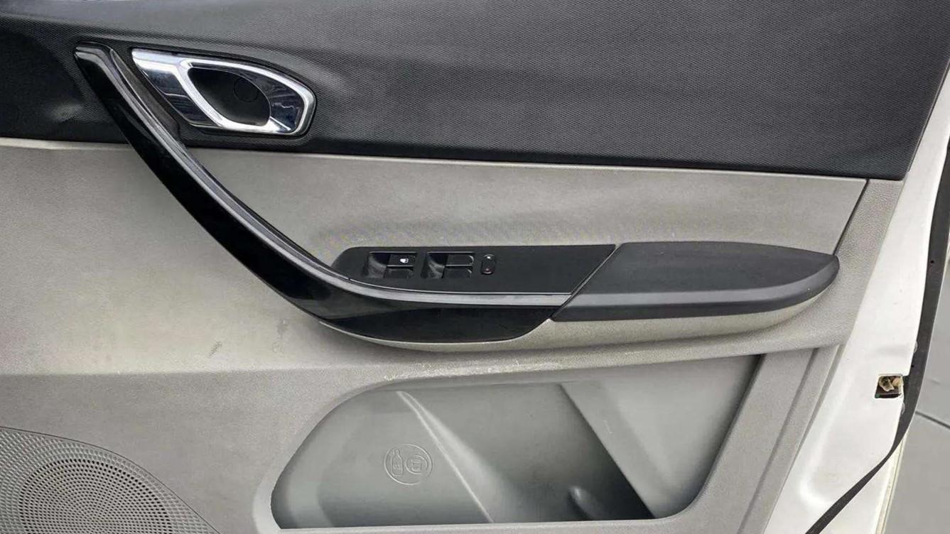 2020 Tata Tiago XZ PETROL, Petrol, Manual, 45,464 km, Driver Side Door Panels Control