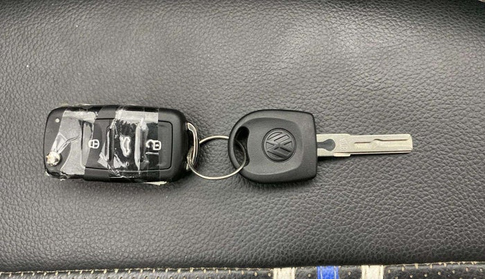 2019 Volkswagen Polo COMFORTLINE 1.0L MPI, Petrol, Manual, 63,783 km, Key Close Up