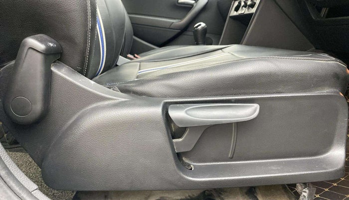 2019 Volkswagen Polo COMFORTLINE 1.0L MPI, Petrol, Manual, 63,783 km, Driver Side Adjustment Panel