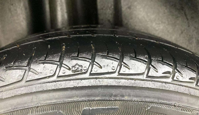 2019 Volkswagen Polo COMFORTLINE 1.0L MPI, Petrol, Manual, 63,783 km, Right Rear Tyre Tread