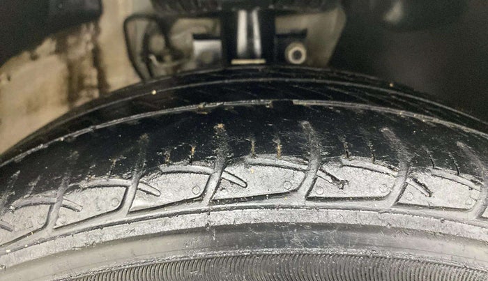 2019 Volkswagen Polo COMFORTLINE 1.0L MPI, Petrol, Manual, 63,783 km, Right Front Tyre Tread