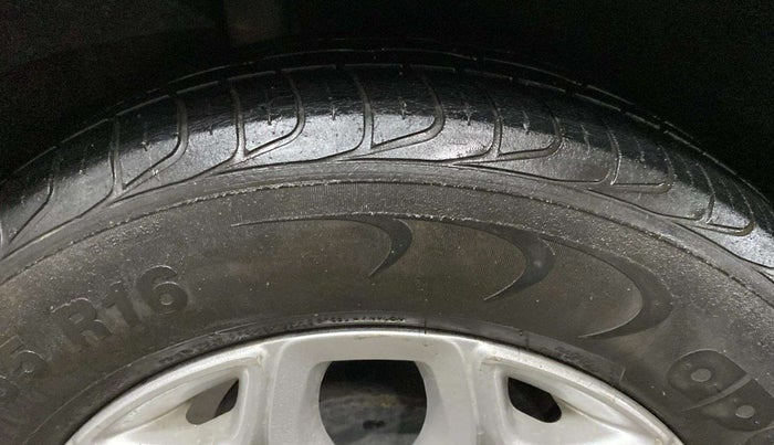 2016 Ford Ecosport TITANIUM 1.5L PETROL AT, Petrol, Automatic, 91,649 km, Right Rear Tyre Tread