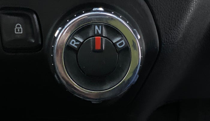 2017 Renault Kwid RXT 1.0 EASY-R AT OPTION, Petrol, Automatic, 31,336 km, Gear Lever