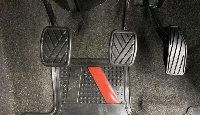 2021 Maruti Swift VXI, Petrol, Manual, 27,342 km, Pedals