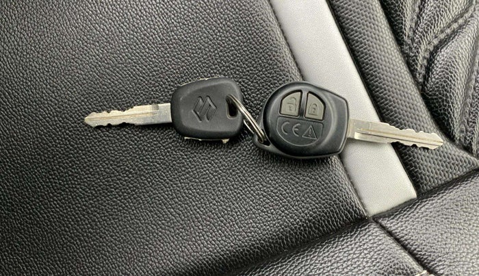 2021 Maruti Swift VXI, Petrol, Manual, 27,342 km, Key Close Up