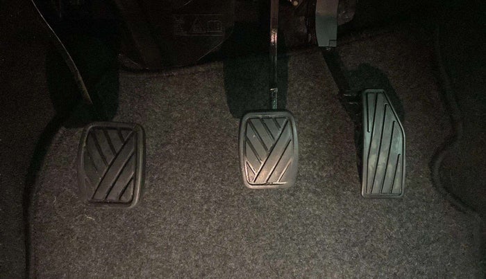 2021 Maruti XL6 ZETA MT, Petrol, Manual, 87,251 km, Pedals