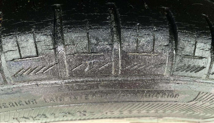 2016 Honda Brio VX AT, Petrol, Automatic, 58,080 km, Right Rear Tyre Tread