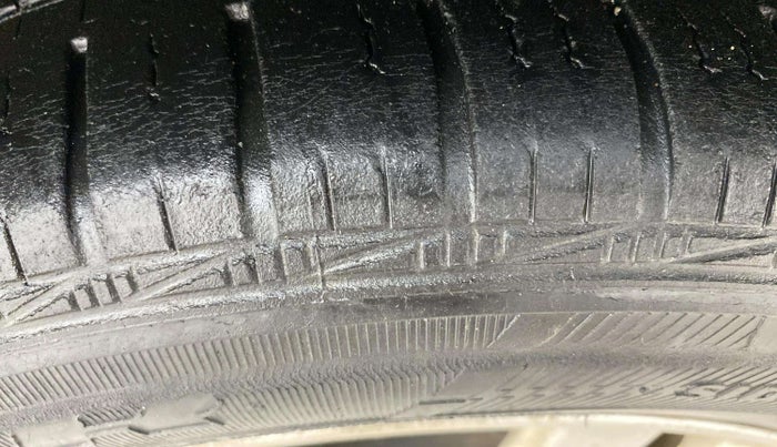 2016 Honda Brio VX AT, Petrol, Automatic, 58,080 km, Left Rear Tyre Tread