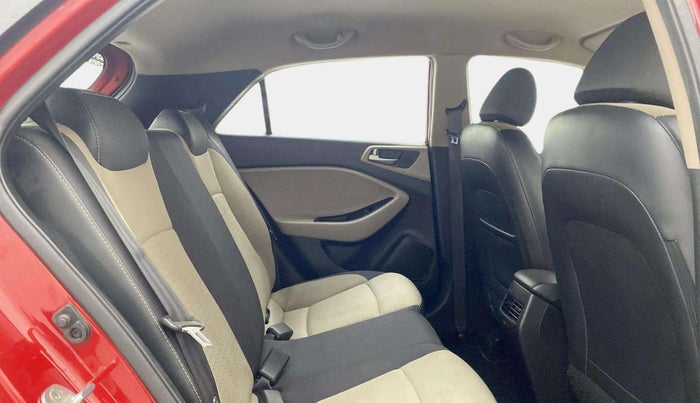 2015 Hyundai Elite i20 SPORTZ 1.2, Petrol, Manual, 72,306 km, Right Side Rear Door Cabin