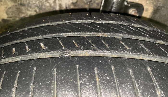 2016 Maruti Celerio VXI, Petrol, Manual, 92,949 km, Left Front Tyre Tread