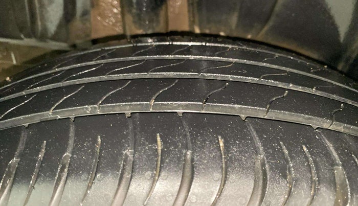 2023 Maruti XL6 ZETA MT, Petrol, Manual, 28,678 km, Right Rear Tyre Tread