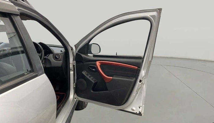 2018 Renault Duster RXS CVT, Petrol, Automatic, 49,641 km, RHS Front Door