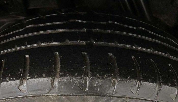 2018 Renault Duster RXS CVT, Petrol, Automatic, 49,641 km, Right Rear Tyre Tread