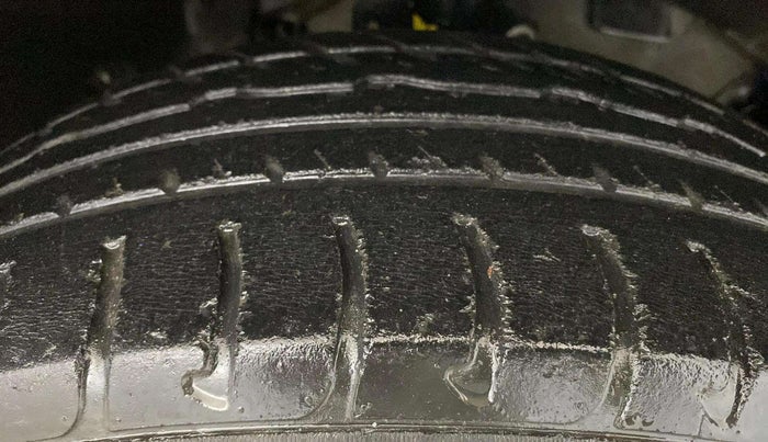 2018 Renault Duster RXS CVT, Petrol, Automatic, 49,641 km, Right Front Tyre Tread