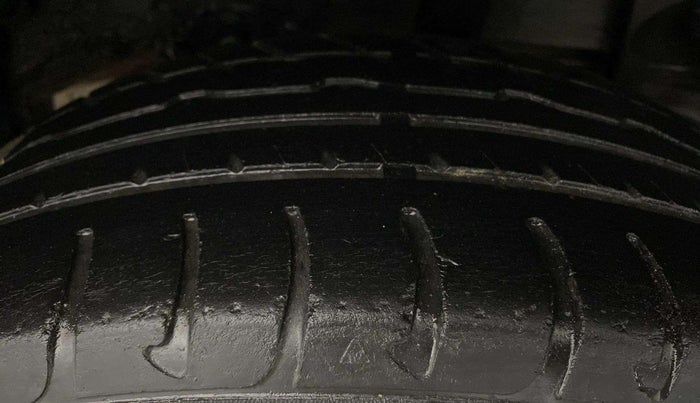 2018 Renault Duster RXS CVT, Petrol, Automatic, 49,641 km, Left Rear Tyre Tread
