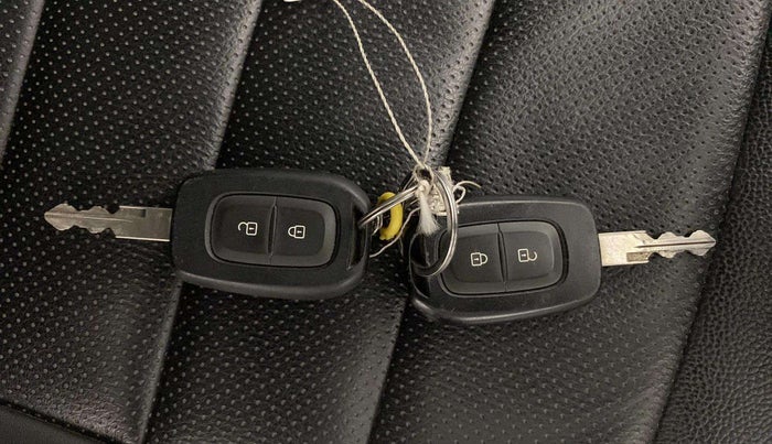 2018 Renault Duster RXS CVT, Petrol, Automatic, 49,641 km, Key Close Up