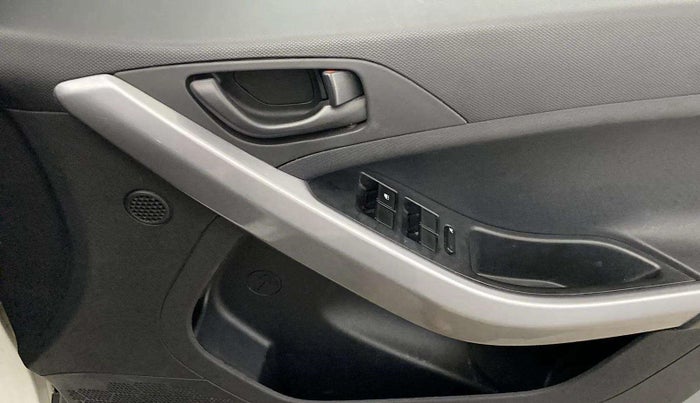 2022 Tata NEXON XM SUNROOF PETROL, Petrol, Manual, 28,608 km, Driver Side Door Panels Control