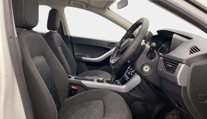 2022 Tata NEXON XM SUNROOF PETROL, Petrol, Manual, 28,608 km, Right Side Front Door Cabin