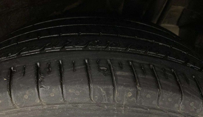 2022 Tata NEXON XM SUNROOF PETROL, Petrol, Manual, 28,608 km, Left Rear Tyre Tread
