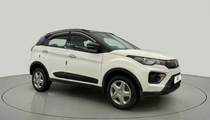 2022 Tata NEXON XM SUNROOF PETROL, Petrol, Manual, 28,608 km, Right Front Diagonal