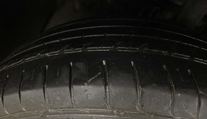 2022 Tata NEXON XM SUNROOF PETROL, Petrol, Manual, 28,608 km, Left Front Tyre Tread