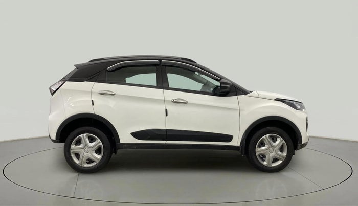 2022 Tata NEXON XM SUNROOF PETROL, Petrol, Manual, 28,608 km, Right Side View