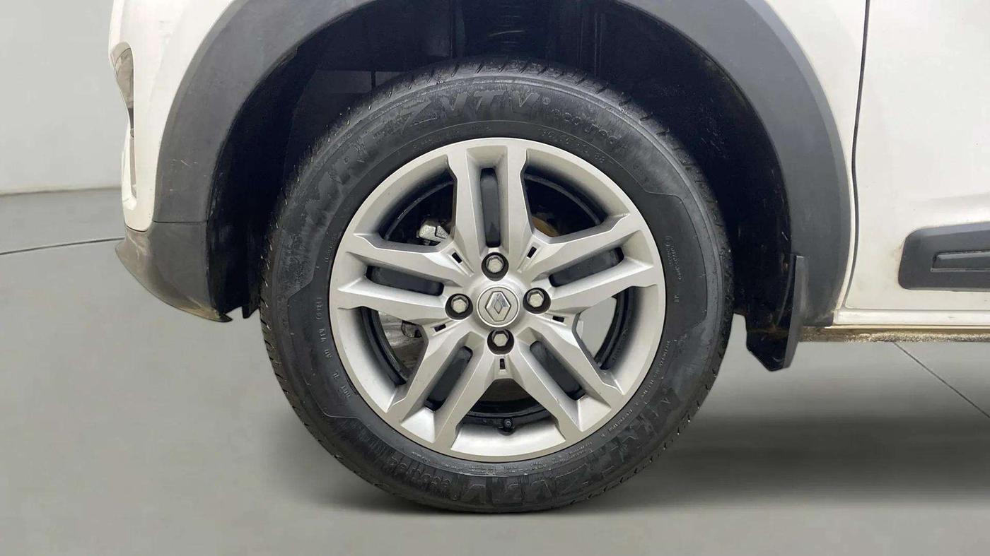 2024 Renault TRIBER RXZ, Petrol, Manual, 5,528 km, Left Front Wheel