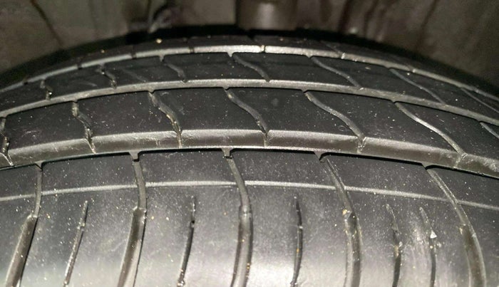 2024 Renault TRIBER RXZ, Petrol, Manual, 5,528 km, Right Front Tyre Tread