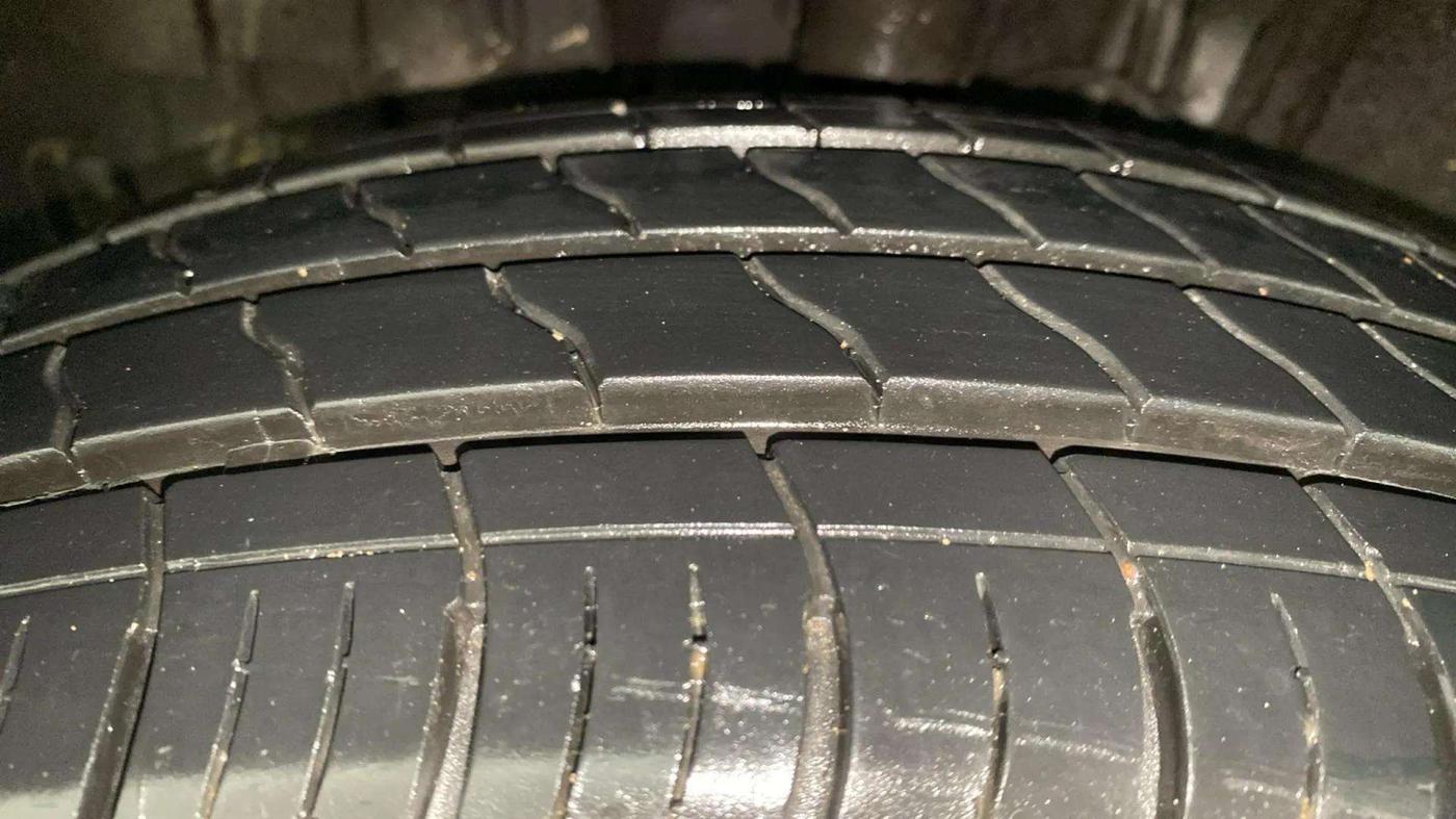 2024 Renault TRIBER RXZ, Petrol, Manual, 5,528 km, Left Front Tyre Tread