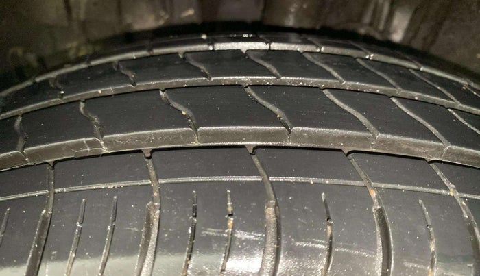 2024 Renault TRIBER RXZ, Petrol, Manual, 5,528 km, Left Front Tyre Tread