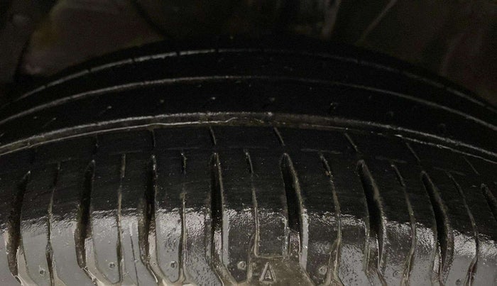 2024 Maruti Dzire VXI AMT, CNG, Automatic, 17,070 km, Left Front Tyre Tread