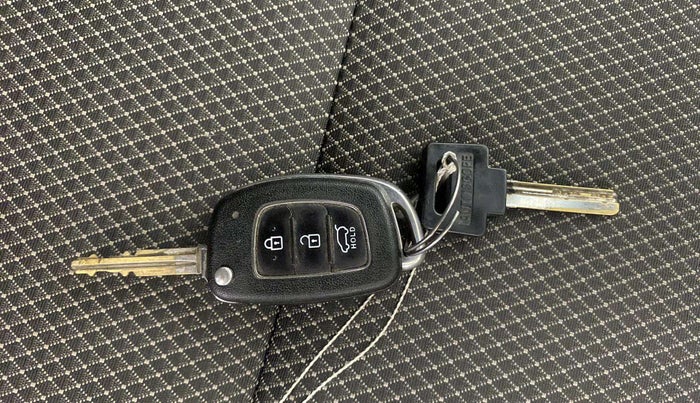 2017 Hyundai Creta E PLUS 1.6 PETROL, Petrol, Manual, 43,623 km, Key Close Up