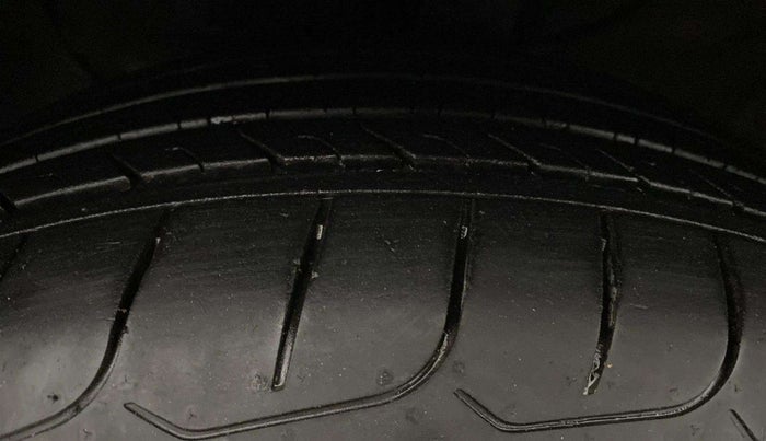 2017 Hyundai Creta E PLUS 1.6 PETROL, Petrol, Manual, 43,623 km, Left Front Tyre Tread