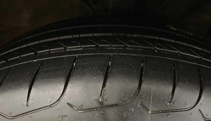 2017 Hyundai Creta E PLUS 1.6 PETROL, Petrol, Manual, 43,623 km, Right Front Tyre Tread