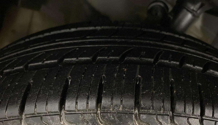 2014 Honda Amaze 1.2L I-VTEC S, Petrol, Manual, 39,557 km, Left Front Tyre Tread