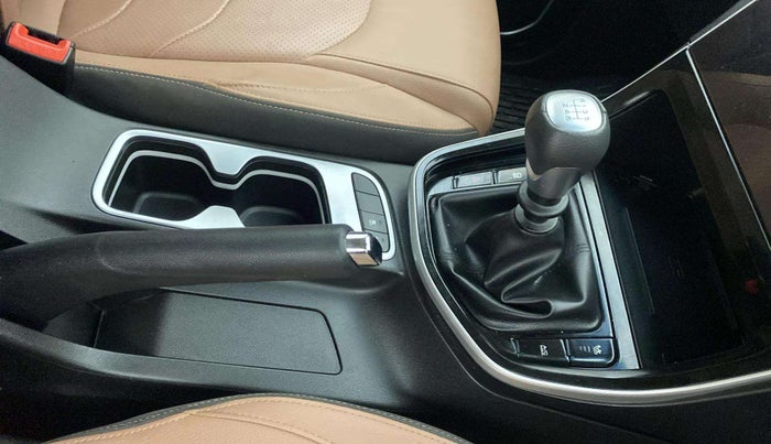 2023 MG HECTOR PLUS SHARP PRO 1.5 TURBO MT 6 STR, Petrol, Manual, 19,276 km, Gear Lever