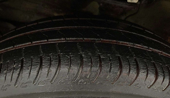 2021 Maruti S PRESSO VXI CNG, CNG, Manual, 64,453 km, Left Front Tyre Tread