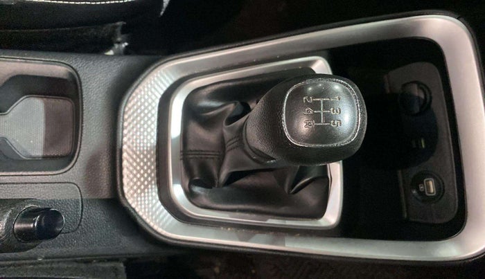 2021 KIA SONET HTK PLUS 1.2, Petrol, Manual, 26,006 km, Gear Lever