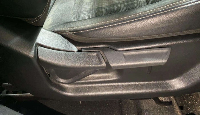 2021 KIA SONET HTK PLUS 1.2, Petrol, Manual, 26,006 km, Driver Side Adjustment Panel