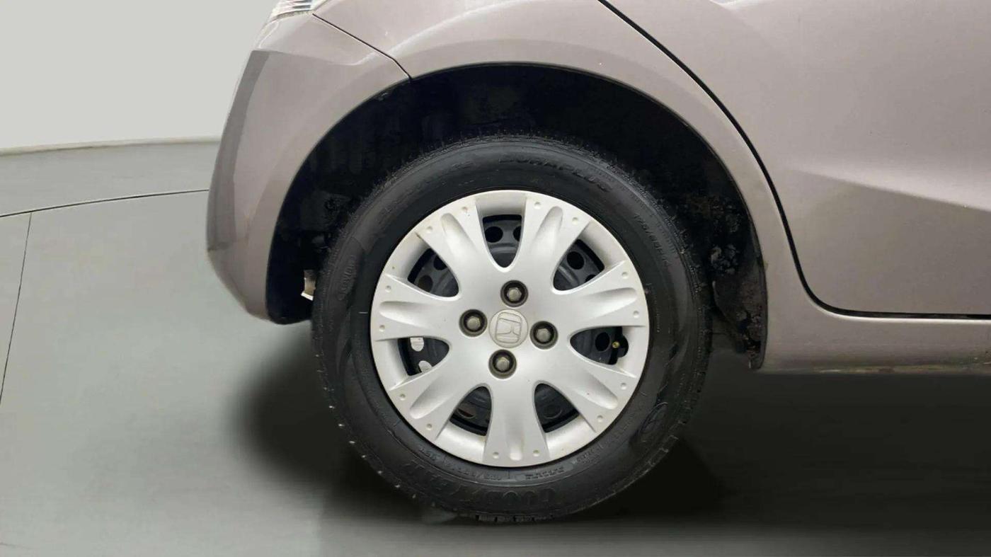 2016 Honda Brio S MT, Petrol, Manual, 34,461 km, Right Rear Wheel