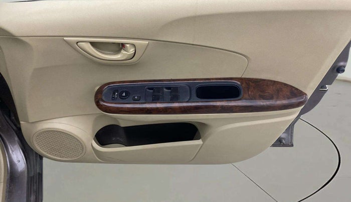 2016 Honda Brio S MT, Petrol, Manual, 34,461 km, Driver Side Door Panels Control