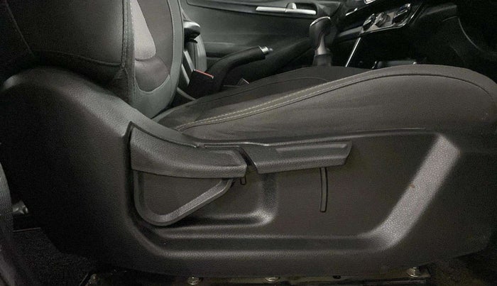 2021 KIA SELTOS HTK PLUS 1.5, Petrol, Manual, 25,976 km, Driver Side Adjustment Panel