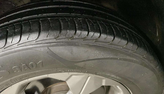 2021 KIA SELTOS HTK PLUS 1.5, Petrol, Manual, 25,976 km, Left Front Tyre Tread