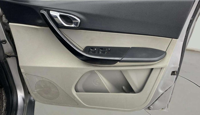 2019 Tata Tiago XZA PLUS PETROL, Petrol, Automatic, 61,743 km, Driver Side Door Panels Control
