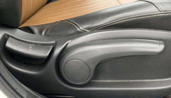2017 Hyundai i20 Active 1.2 S, Petrol, Manual, 92,180 km, Driver Side Adjustment Panel