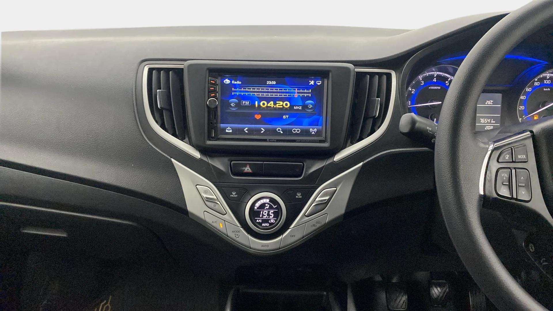 Center-console---infotainment-28