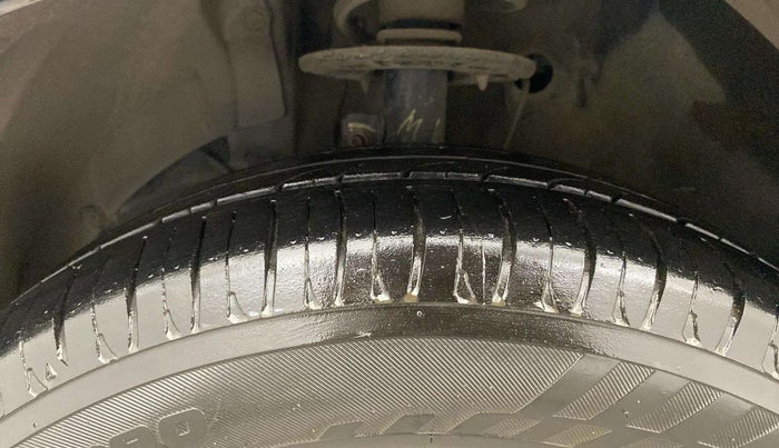 2016 Maruti Baleno DELTA PETROL 1.2, Petrol, Manual, 76,753 km, Left Front Tyre Tread
