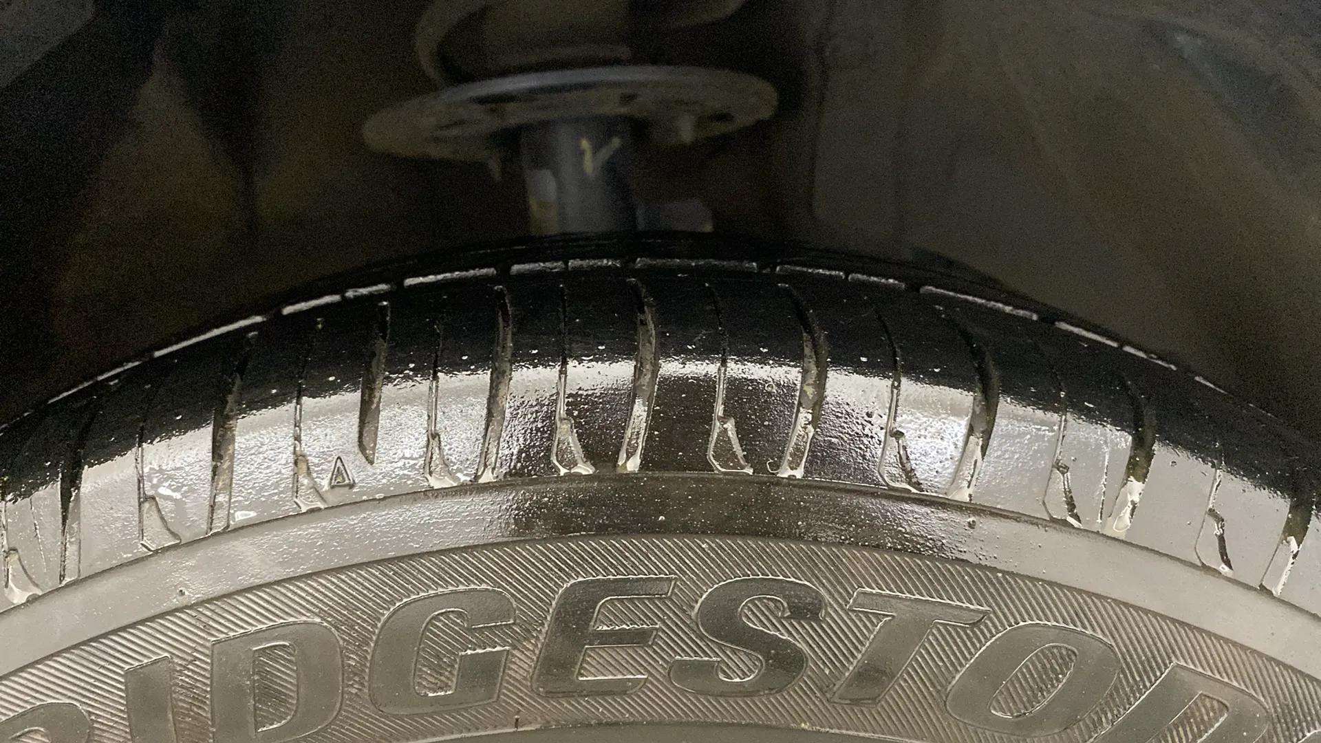 RHS-Front-Tyre-Tread-18