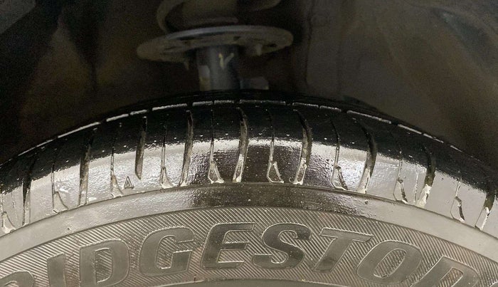 2016 Maruti Baleno DELTA PETROL 1.2, Petrol, Manual, 76,753 km, Right Front Tyre Tread