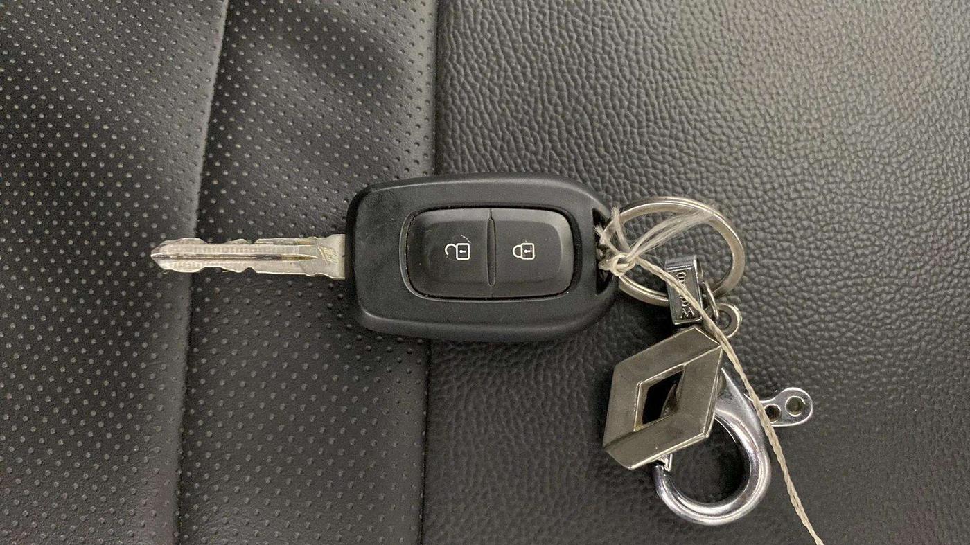 2024 Renault TRIBER RXL MT, Petrol, Manual, 14,567 km, Key Close Up